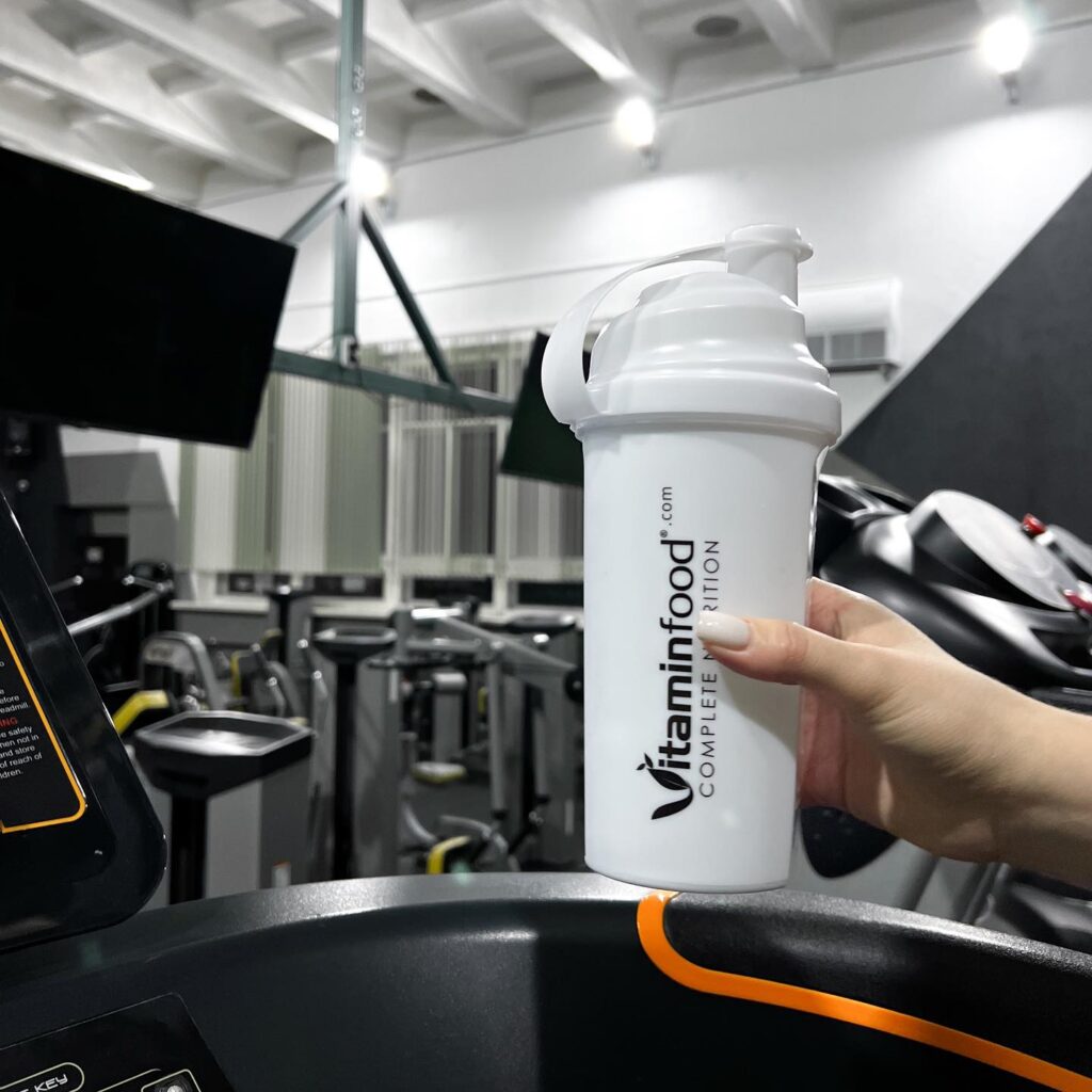 De Diepgaande Realiteit van Afvallen met Shakes: Ontmaskering van Mythen en Verdieping van Kennis met Vitaminfood